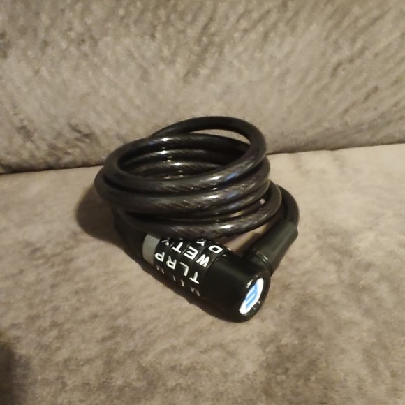 Wordlock Combination Bike Cable Lock – 4 Foot, Black 8mm - Picture 2 of 8